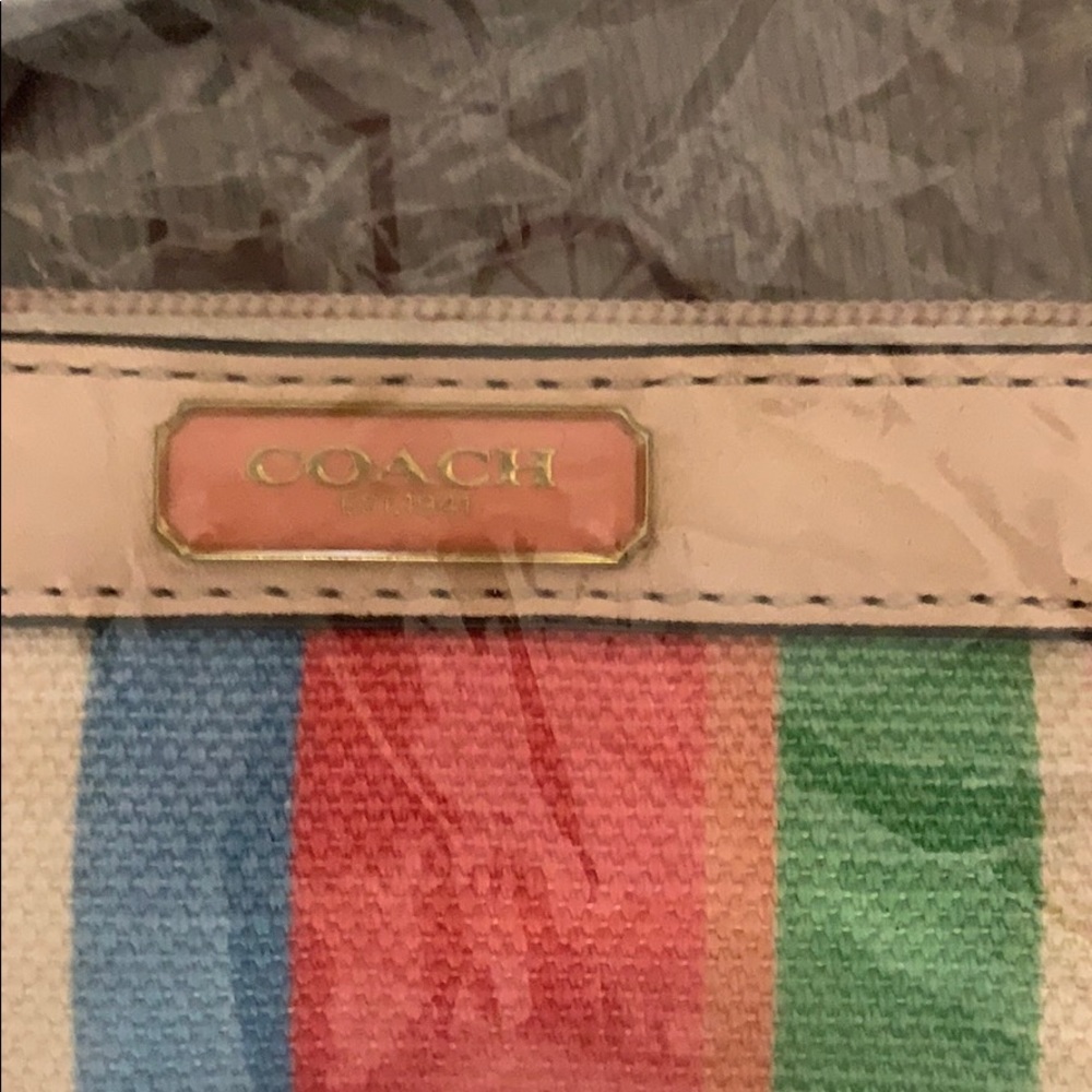 Coach - Picture 2 of 5